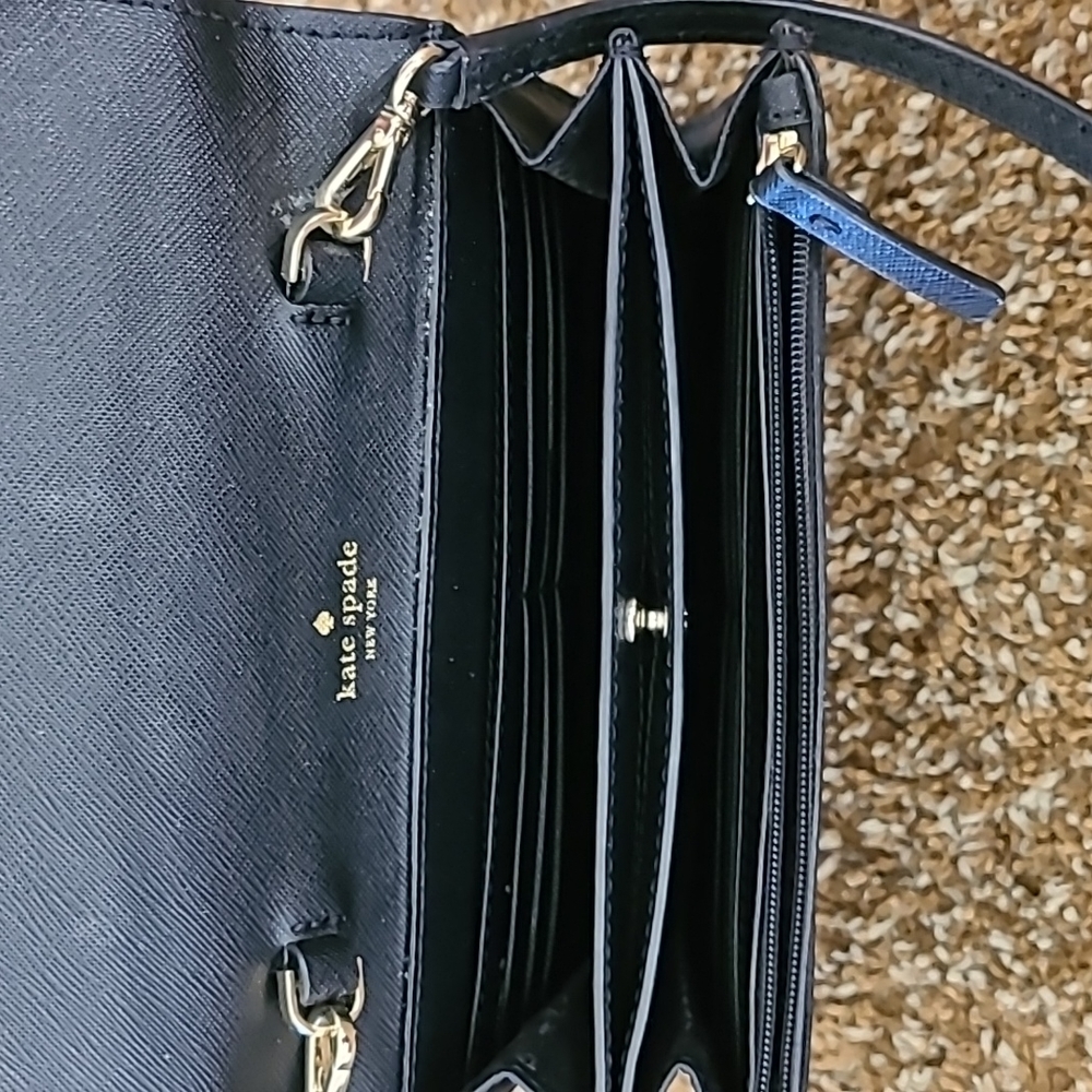 Kate Spade crossbody with removable straps - Picture 4 of 9